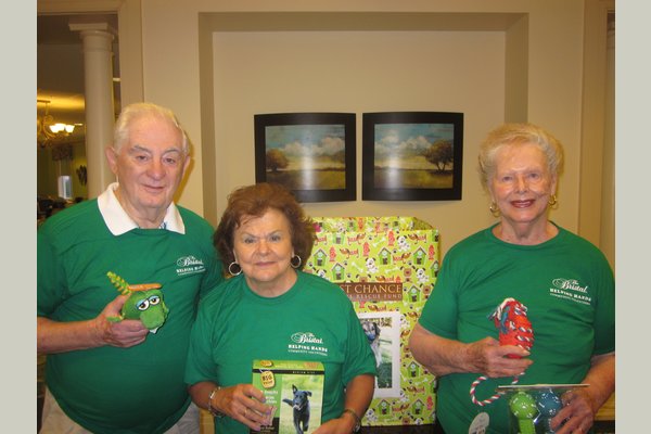 The Bristal at East Northport’s Helping Hands community volunteers joined together to help make the lives of shelter animals a little better while they wait for their forever homes. 