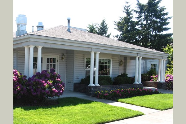 Farmington Square offers the best in Assisted and Memory Care services. 