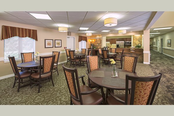 Short term rehabilitation patients in our Post-Acute to Home program enjoy meals in a private dining room.