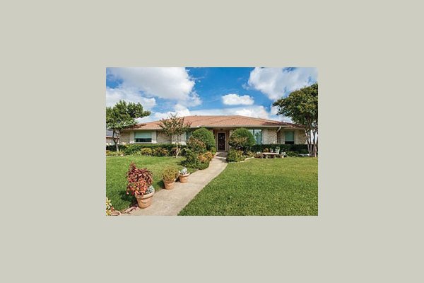 A beautiful, safe and secure Assisted Living Type B (small) Facility in close proximity to hospitals and medical offices, providing excellent service, sincere care, enduring integrity, and skilled nursing and assistance with daily living activities in a delightful and fun setting.