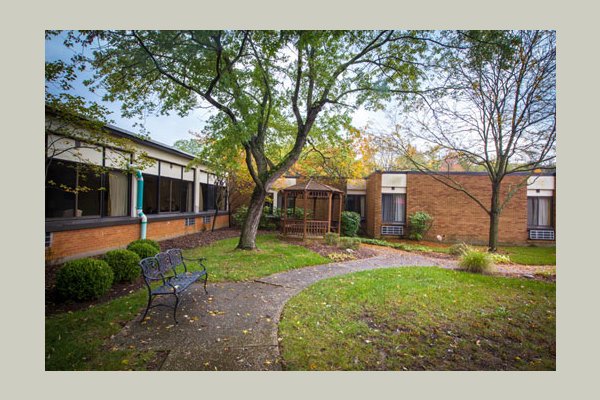 Our courtyards feature safe walking paths equipped with benches.