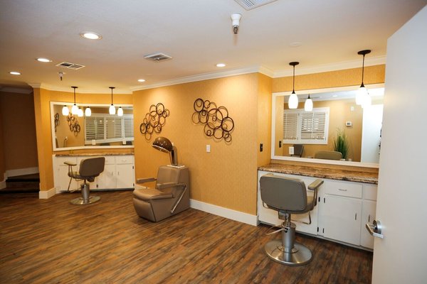 Full Service Beauty Salon