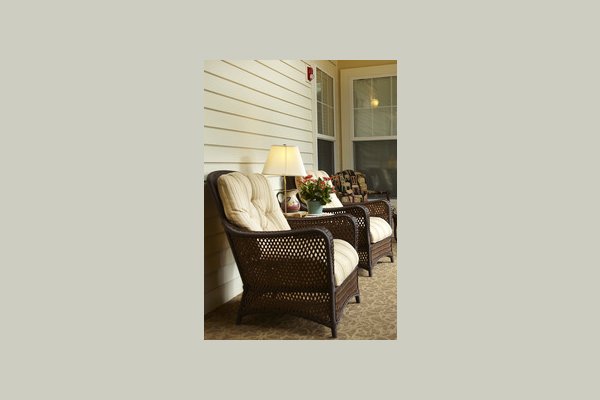 Sunrise of Buffalo Grove 63129_SunriseofBuffalo%20Grove_Buffalo%20Grove_IL_ExteriorPorch
