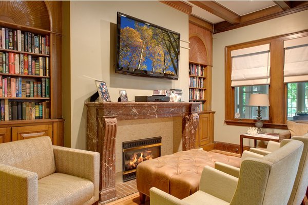 Tudor Heights 134390