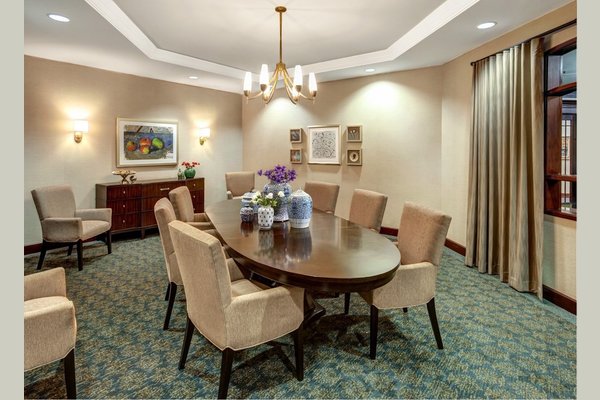 Lincolnwood Place 133018