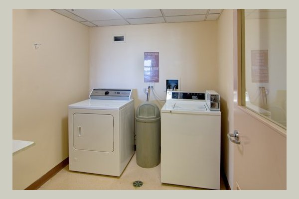 Senior Suites of Belmont Cragin 133578