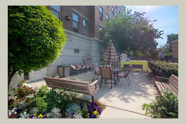 Senior Suites of Belmont Cragin 133570