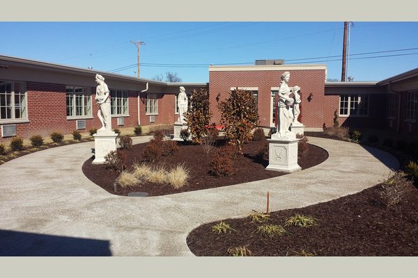 Colonnade Senior Living 137181