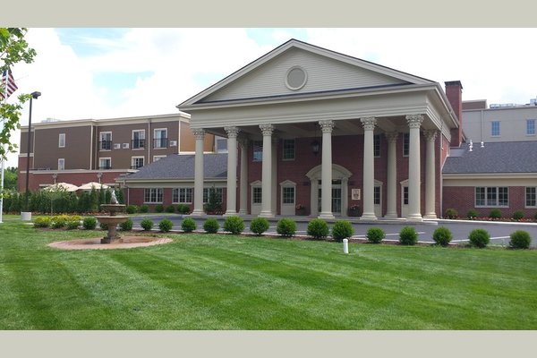 Colonnade Senior Living 166371