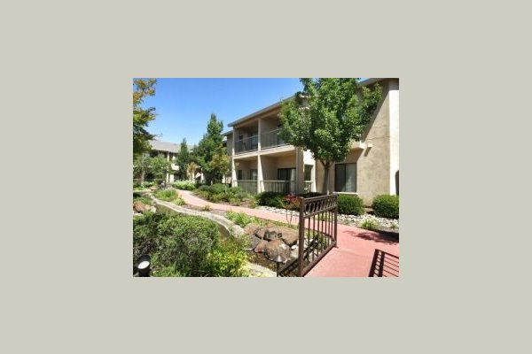 Winding Commons 168234