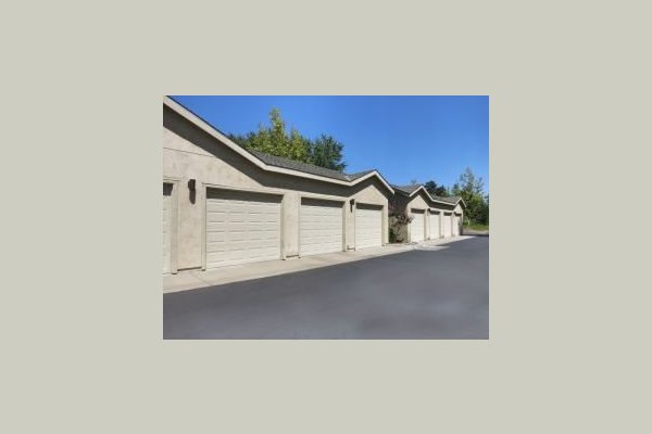 Winding Commons 168238