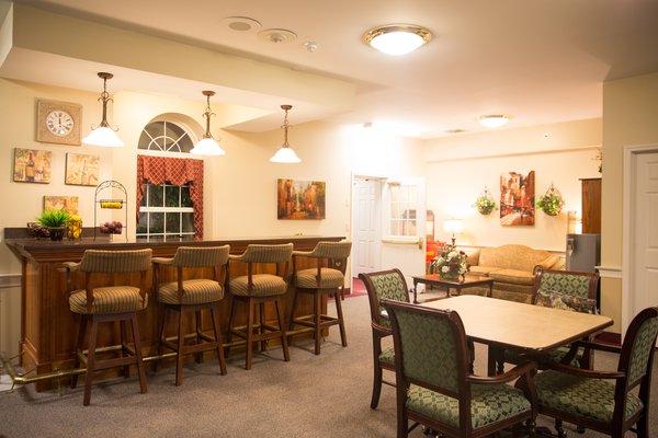 Gathering areas are scattered throughout Country Meadows to provide residents plenty of space to meet to enjoy events, happy hours, entertainment, games, visits and more. 