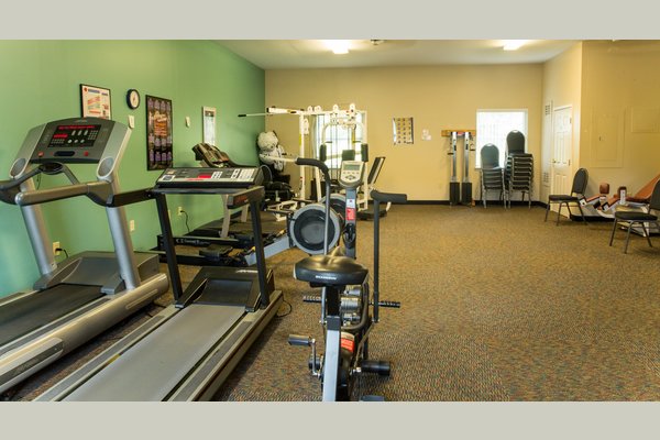 Country Meadows has fitness centers managed by a fitness professional. Residents can choose to participate in a variety of exercise classes and/or receive one-on-one instruction. 