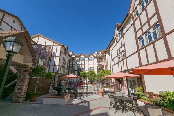 Beautiful Lexington courtyard 