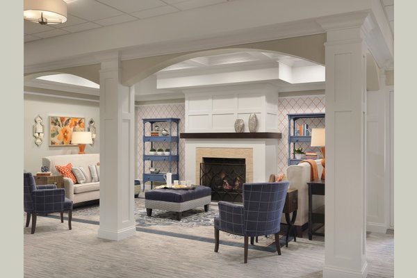 Second floor seating area at Bethesda Hawthorne Place is the perfect place for residents and their family to gather.