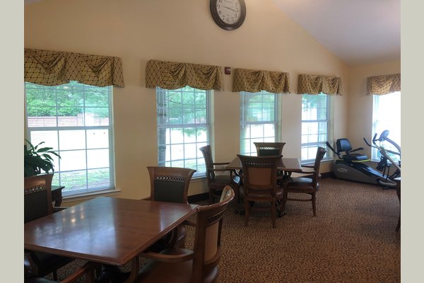 This is our resident living room area. Located right off of the activity room, with access to the courtyard. This is a great place for our residents to sit down and catch the news, play a board game, or just sit down and catch up with friends.