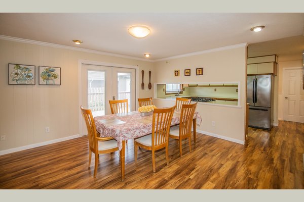 Delicious, balanced meals are served throughout the day, meeting the dietary needs of our seniors.  