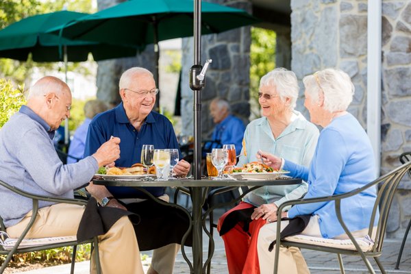 Mariners Grille Terrace 