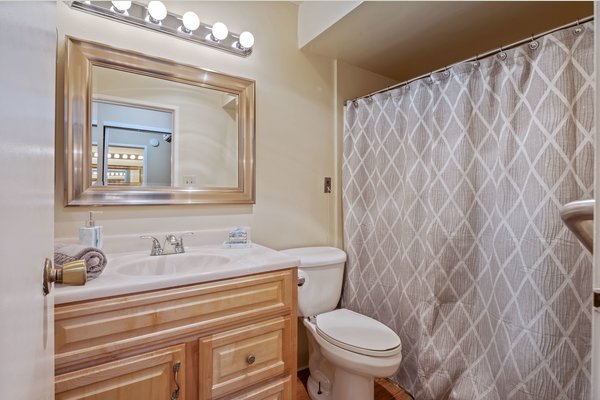 Studio Apartment Bathroom