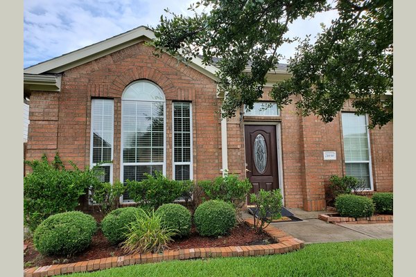 Beautiful House in a Safe Normandy Forest Neighborhood