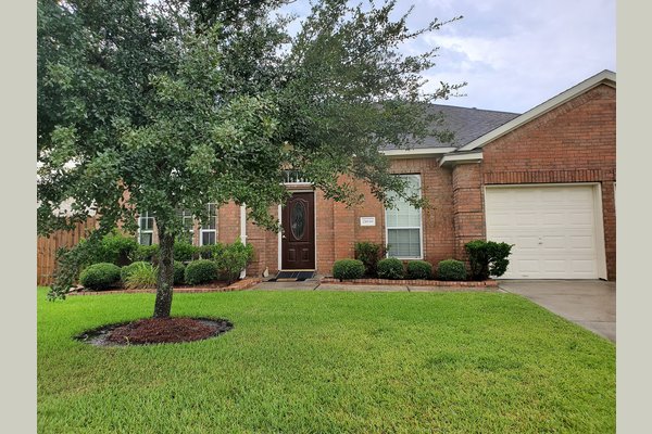 Beautiful house in a safe neighborhood