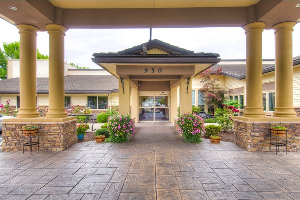 Cascade Park Retirement in Woodburn, Oregon, offers an enriching retirement community to seniors in the Willamette Valley region.

Our friendly senior living environment is designed to provide options for a resident population with a changing set of needs and interests. Independent living and residential care services are available based on the needs of each resident.

Residents are encouraged to take full advantage of our many services and amenities while enjoying the socialization our many programs and activities provide.