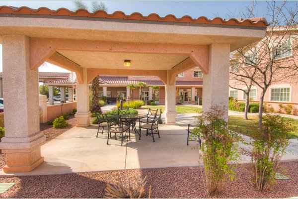 Assisted Living in Las Vegas, NV
The Bridge at Paradise Valley, Nevada, offers assisted living for seniors who do not require the services of skilled nursing but may need assistance with activities of daily living.

Our skilled associates are trained to meet a diverse range of senior needs. They do this while also striving to maintain each resident’s highest level of independence and enhancing their quality of life with our helpful services and amenities such as laundry services, housekeeping and restaurant-style dining.

Residents enjoy many benefits of living in our retirement community along with personalized perks. Our dining staff prepares home-cooked meals, paying close attention to special dietary needs and preferences, while our lifestyle services team offers a full calendar of social and recreational events and outings, just to name a few.