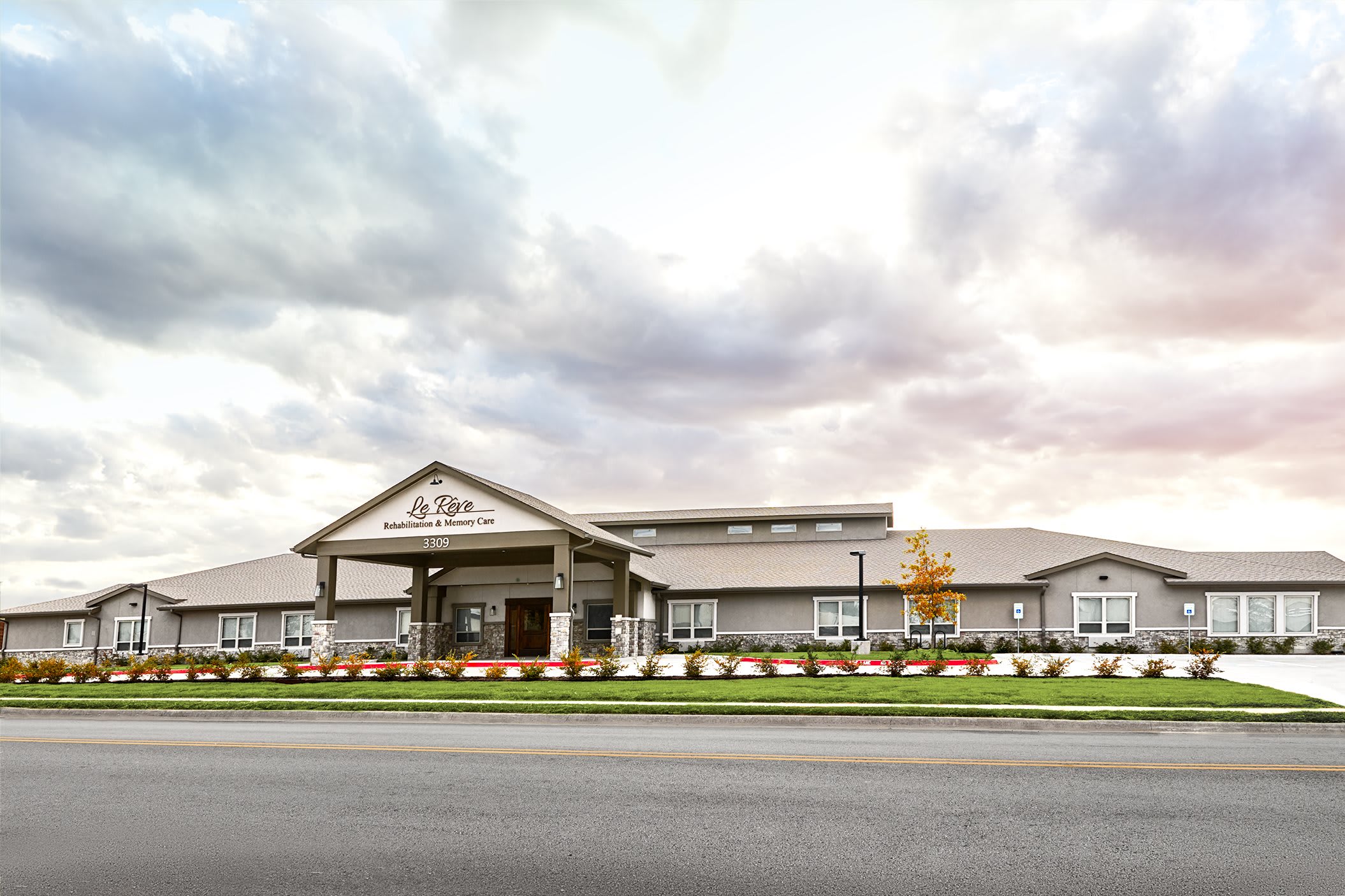 Le Reve Rehabilitation &amp; Memory Care Dallas A Place