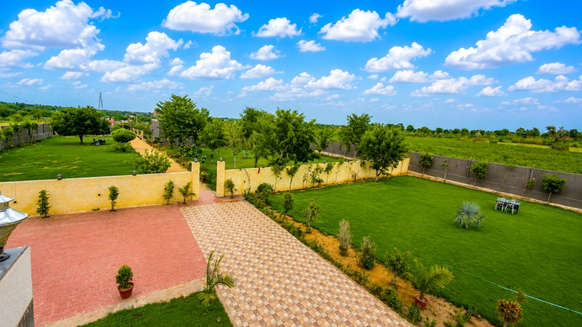 Full property photo 15