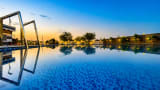 Pool side thumb