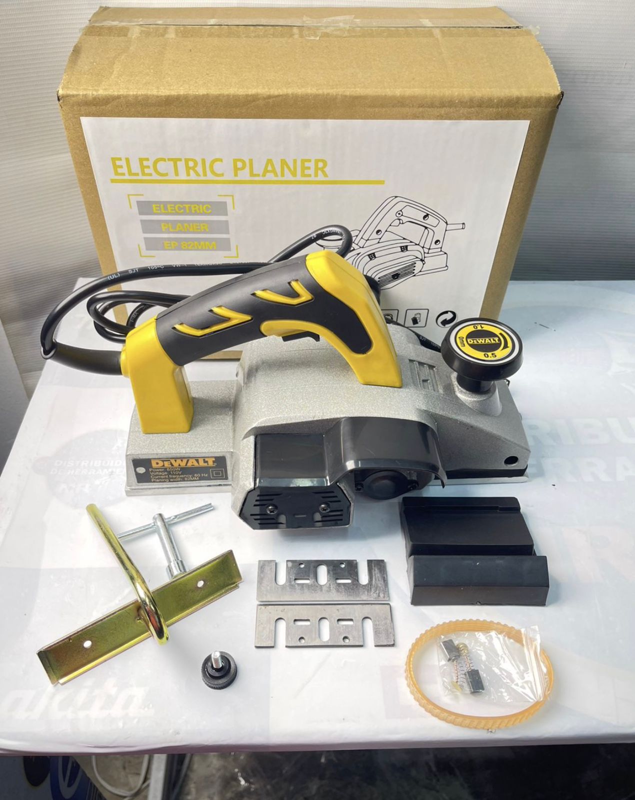 CEPILLO ELÉCTRICO PARA MADERA - Imagen 3 | Herramientas RoCa