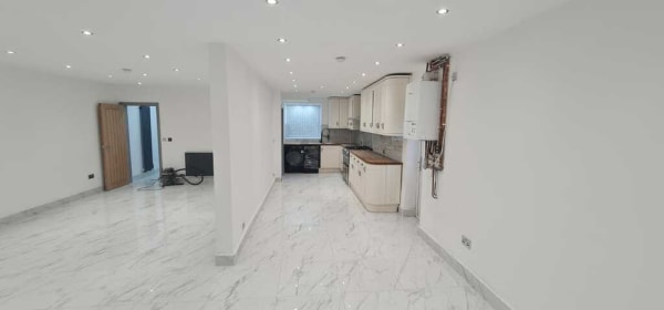 5 Bedroom Semi-Detached House for Sale in Wythenshawe, Manchester M22 – Solway Road