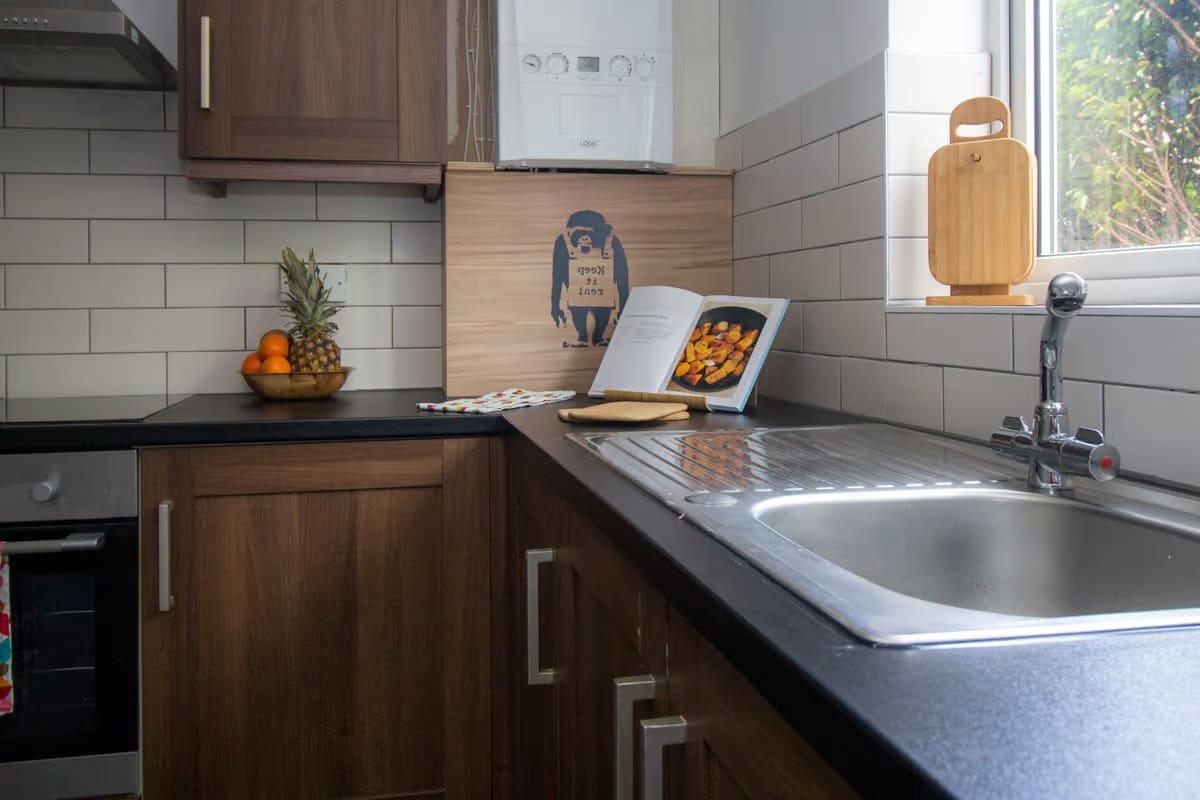 JJ, Thomson Mews, Manchester, M14 6JT 3