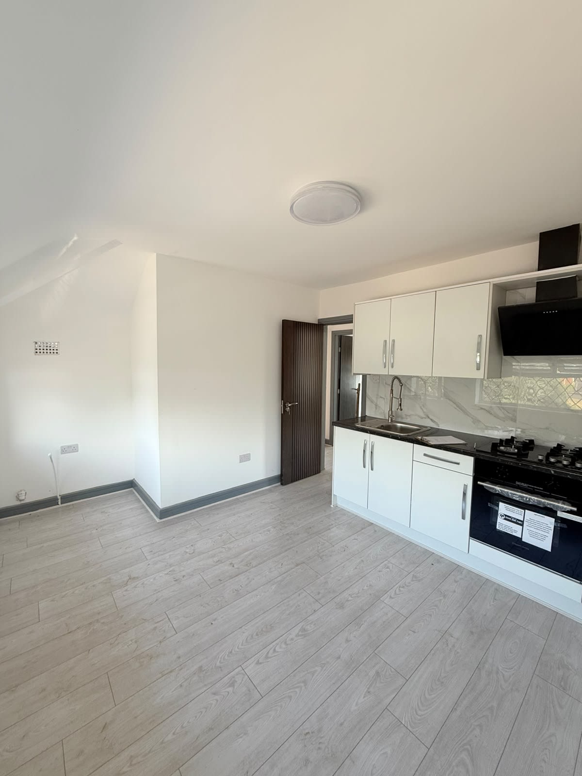 One Bedroom First-Floor Apartment – Newly Refurbished 3