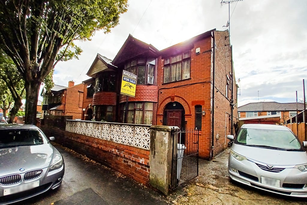 4 Bedroom Semi-Detached House for Sale – Reynolds Road, Old Trafford, Manchester M16