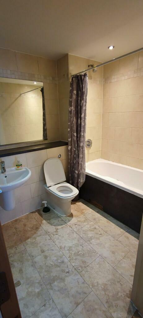 2 Bedroom Apartment for Sale in Fresh Apartments, Chapel Street, Salford, Manchester City Centre 3