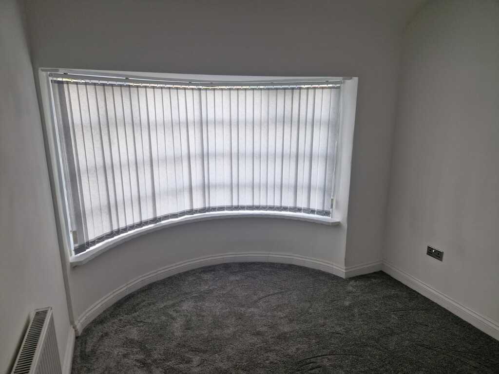 3 Bedroom Semi-Detached House for Sale in Cheadle SK8 – Shakespeare Drive 3