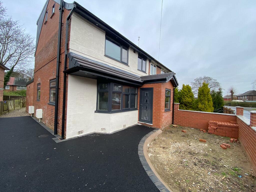 5 Bedroom Semi-Detached House for Sale in Wythenshawe, Manchester M22 – Martock Avenue