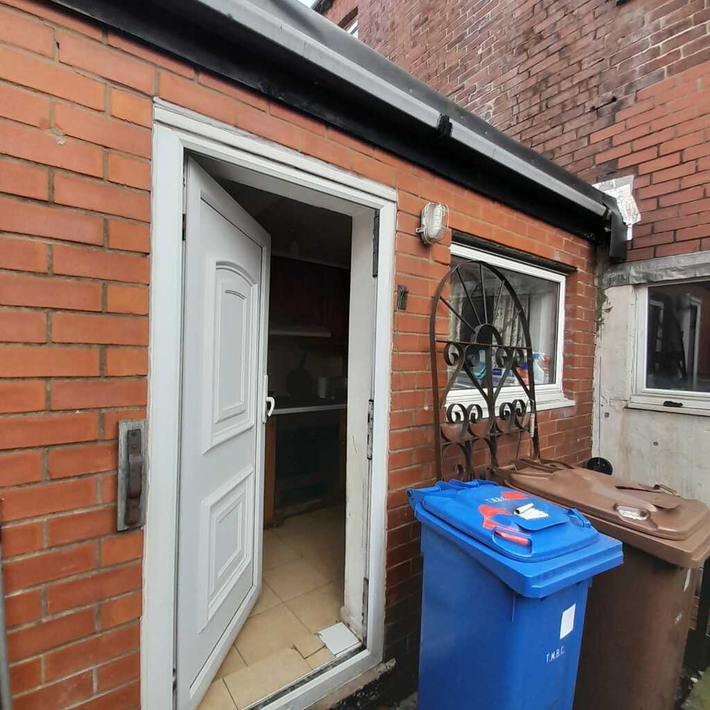 3 Bedroom End Terrace House for Sale in Ashton-under-Lyne OL6 – 332–334 Mossley Road (No Chain) 3