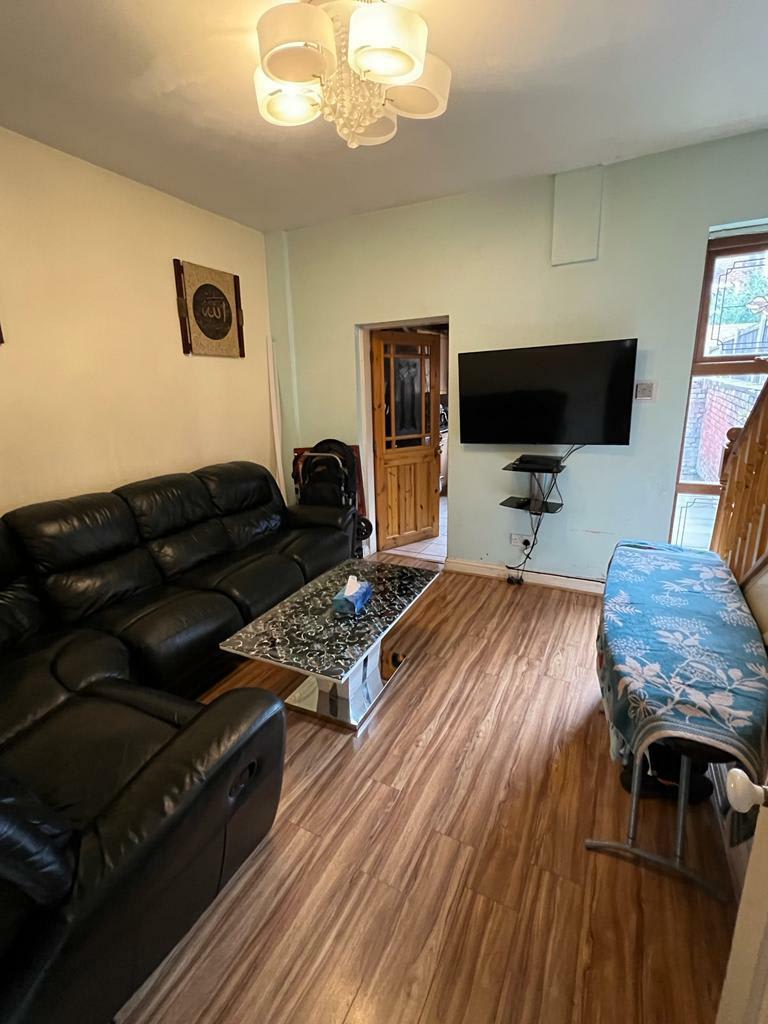 3 Bedroom Terraced House for Sale in Ashton-under-Lyne OL6 – Margaret Street 2