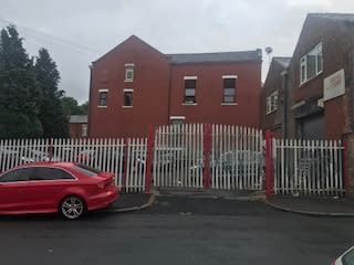 Detached Commercial Property with Large Car Park for Sale in Oldham OL4 – Fenton Street