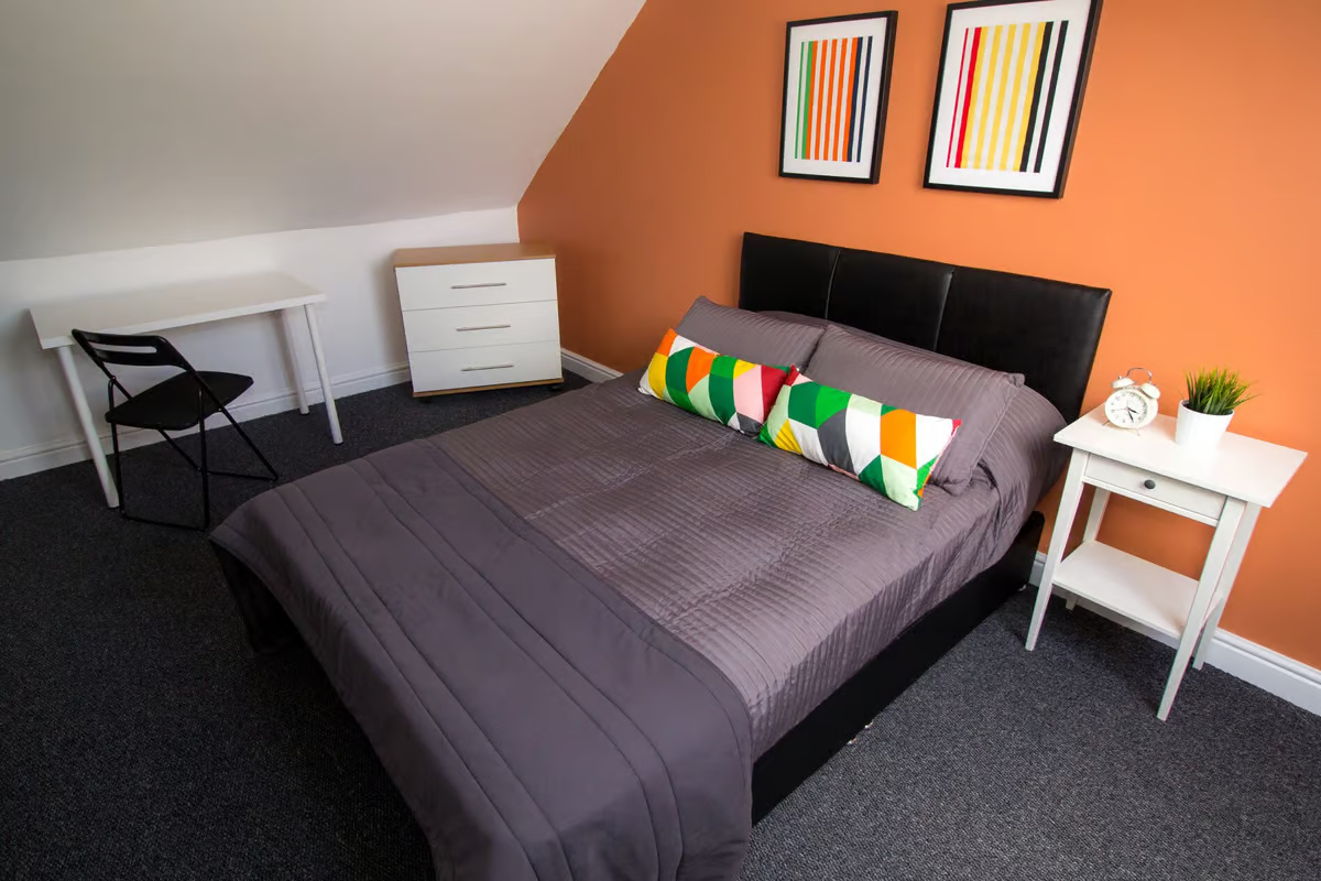JJ, Thomson Mews, Manchester, M14 6JT 3