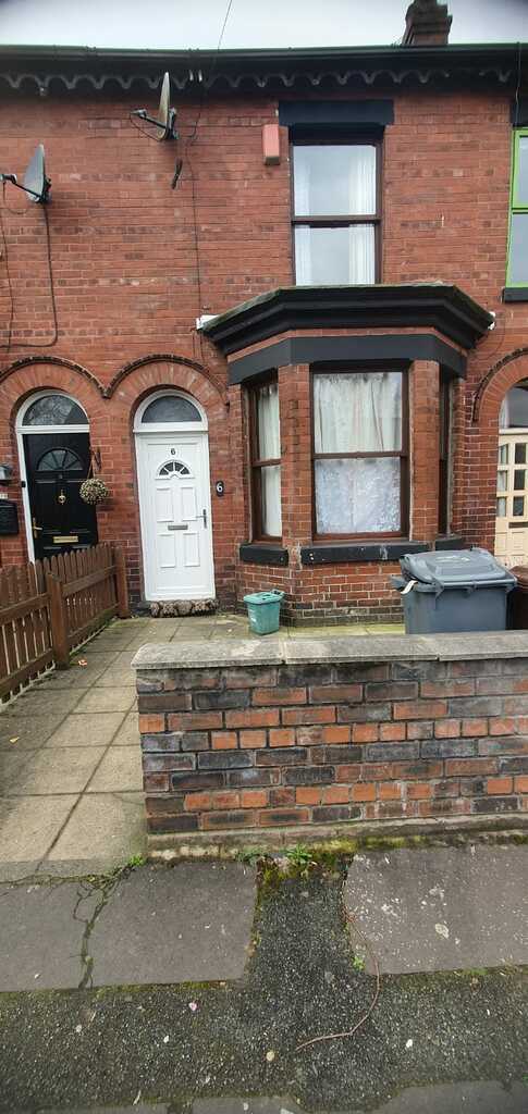 2 Bedroom Terraced House to Rent in Levenshulme, Manchester – Crescent Grove