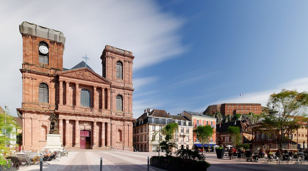 Belfort : deux suspects arrêtés après le lynchage d'un commandant de police