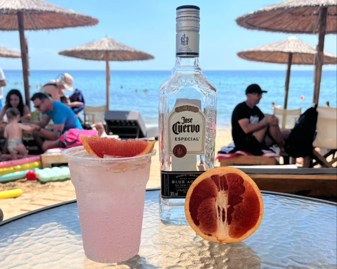 Apaggio Beach Bar 1