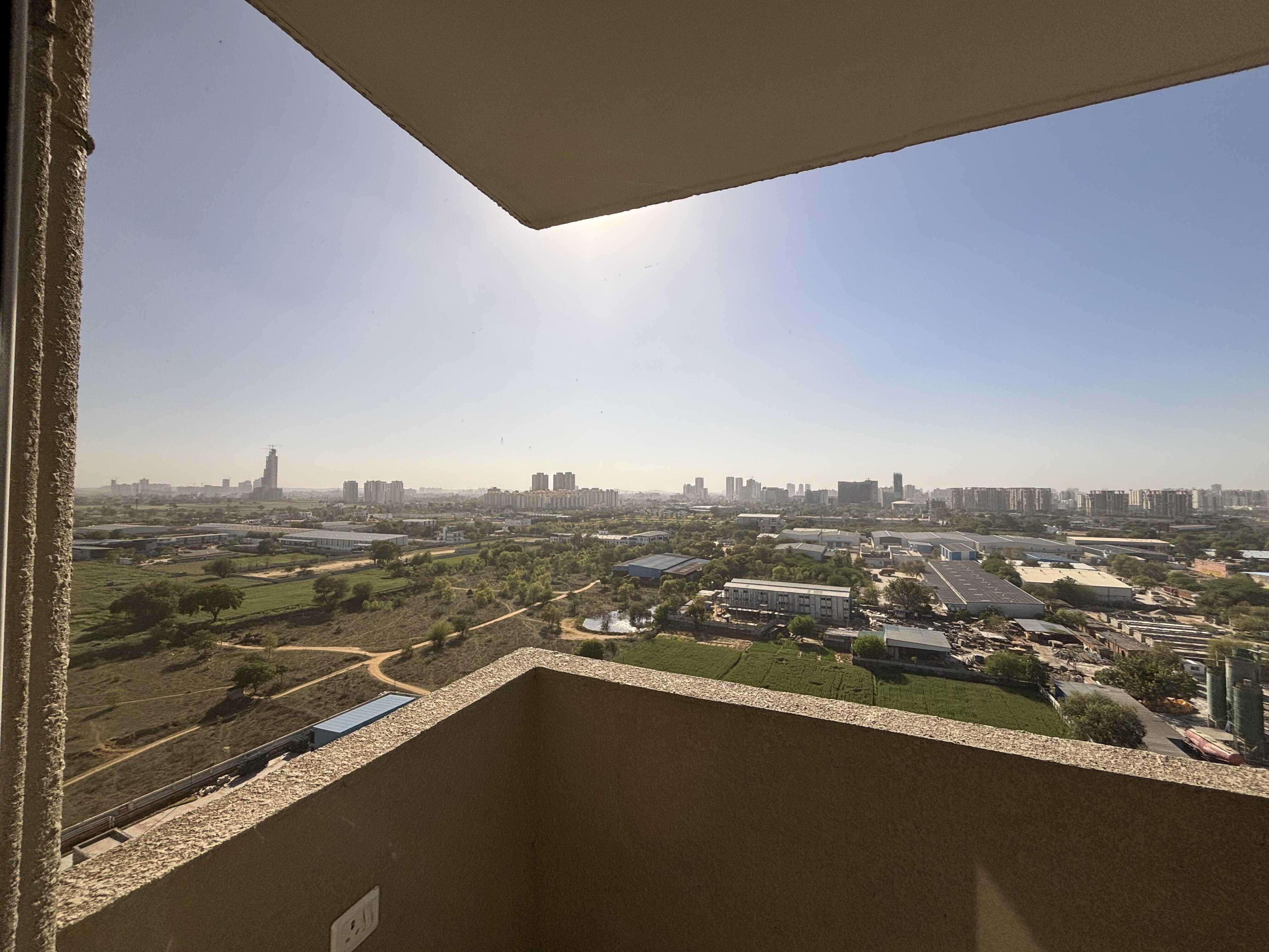 2 bhk flate for sale in sec 76 ggn
