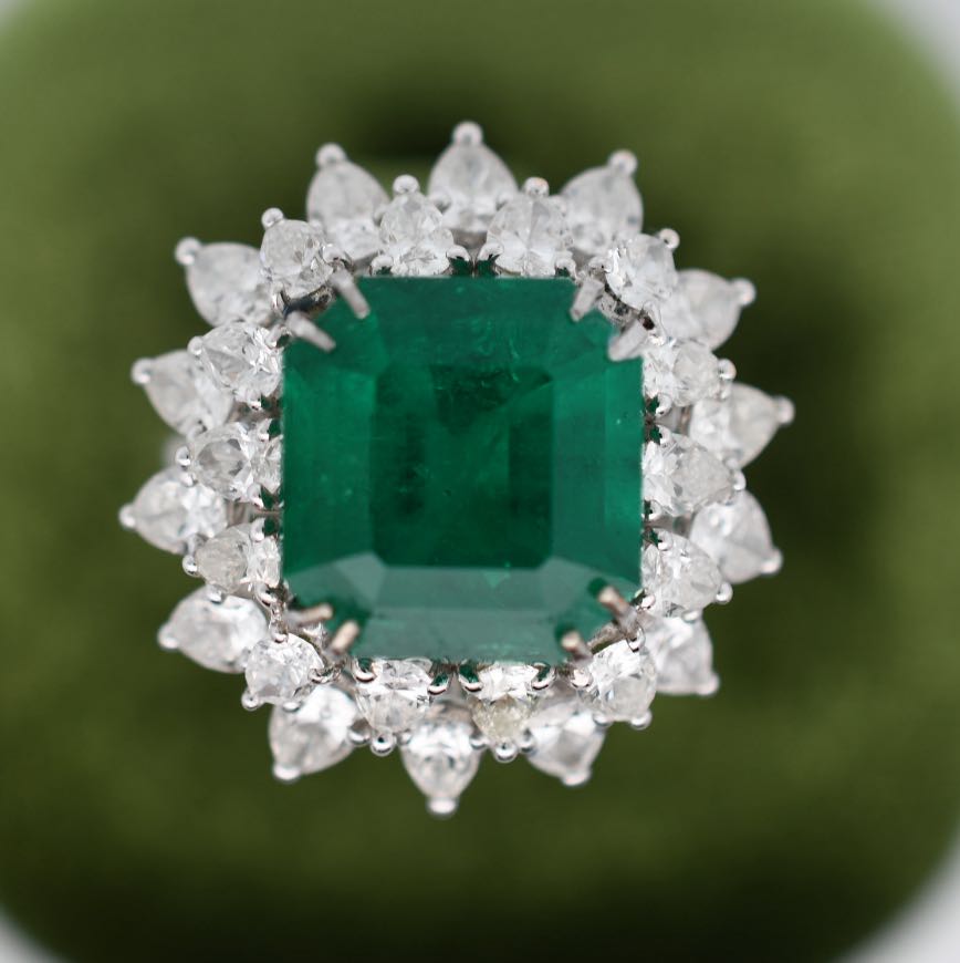 Muzo Emerald Ring