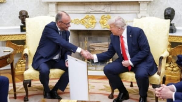 Alemania le tiende la mano a Trump: para el canciller alemán, Bruselas ha traicionado a Norteamérica y entiende la subida de aranceles