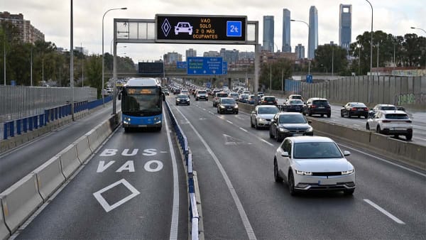 ¿Los coches eléctricos pueden circular por el carril Bus-VAO?