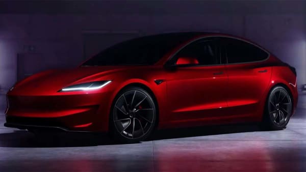 Tesla ya piensa en un Model 3 Plaid: tres motores, tecnología de carbono y una idea que no está descartada